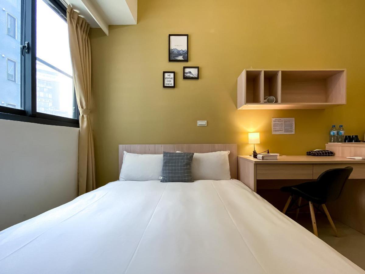Adagio Hostel Taichung Exterior photo