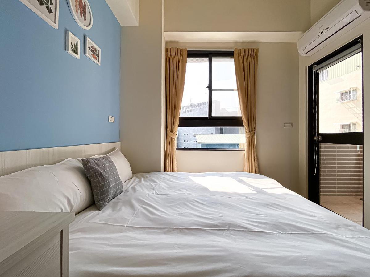 Adagio Hostel Taichung Exterior photo