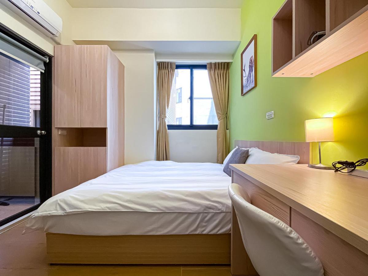 Adagio Hostel Taichung Exterior photo